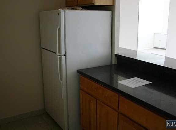 5th image of 770 Anderson Ave APT 16B