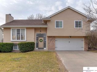 12969 Lark St, Omaha, NE 68164