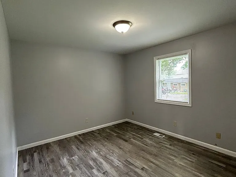 306 Harrison St — Photo 7