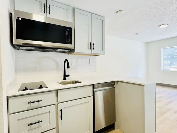 25 Connector, 25 Connector Rd #213, Westborough, MA 01581