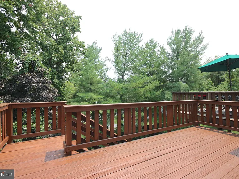 7782 Blueberry Hill Ln — Photo 14