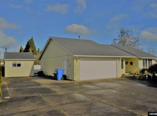 580 Greencrest St NE, Salem, OR 97301