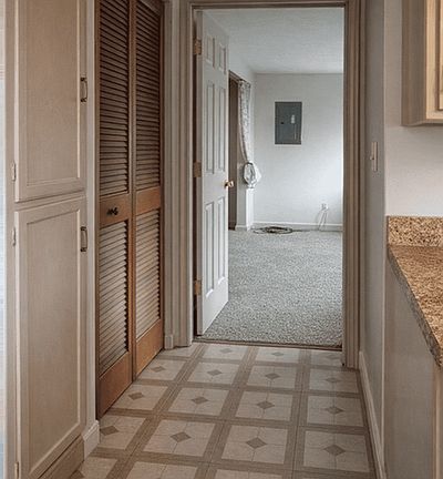 3rd image of 111 Bennington Dr #4