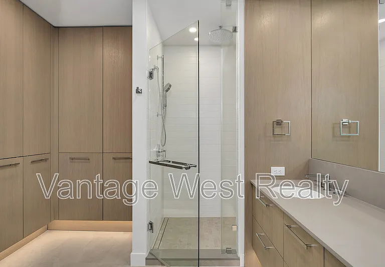 3389 Lakeshore Rd #216 — Photo 7
