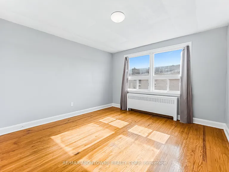 1047 Churchill Ave E #5 — Photo 22