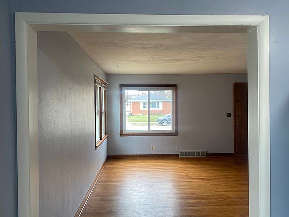 3rd image of 715 N Highland Ave