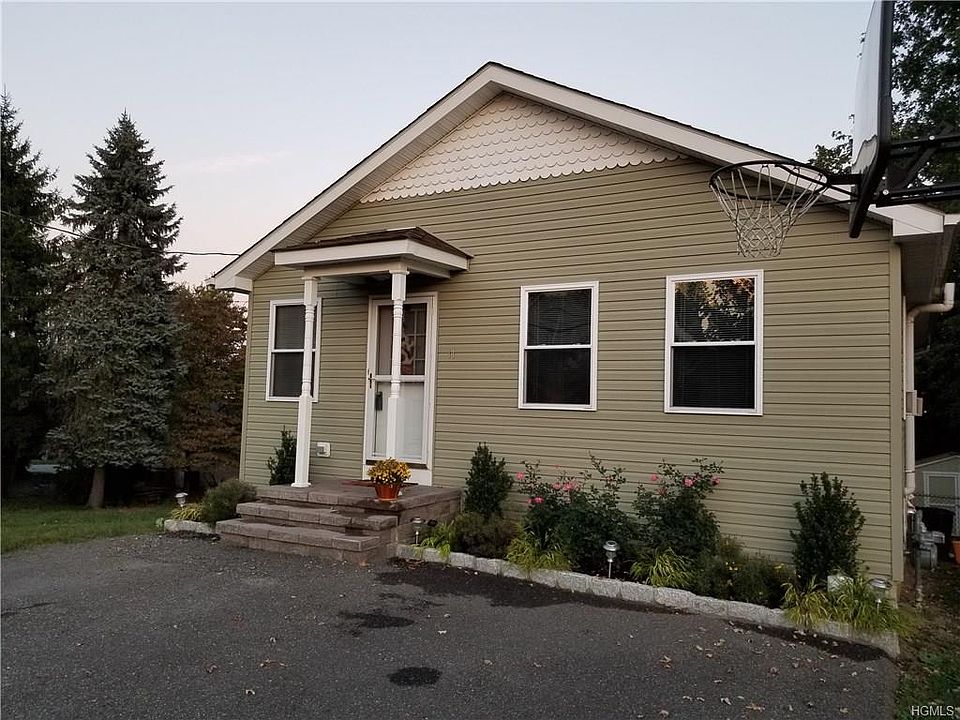 1st image of 11 Myrtle Ave