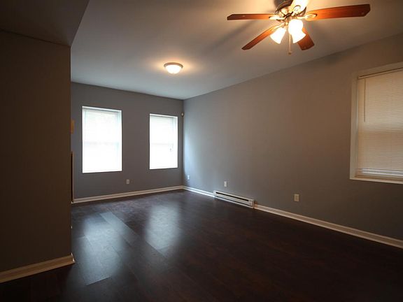 2nd image of 3306-3308 California Ave #C