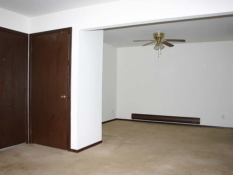 212-214 Sunset Ln — Photo 5