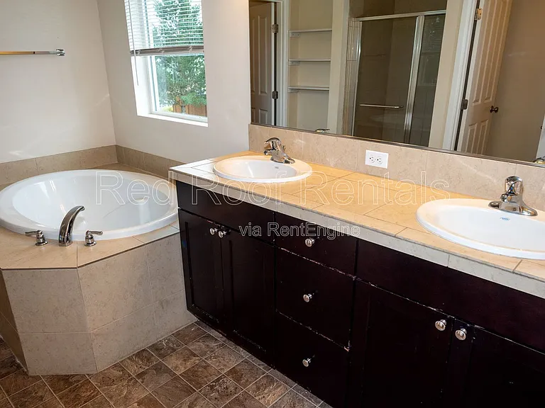 2530 193rd St E — Photo 11
