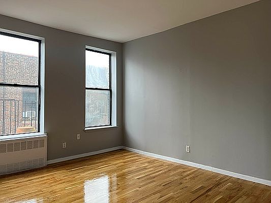 5th image of 216 E 118th St APT 6A