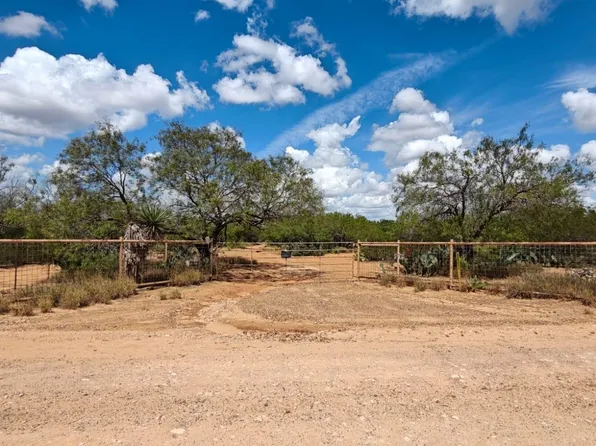 362 Los Huisaches Rd, Laredo, TX 78041