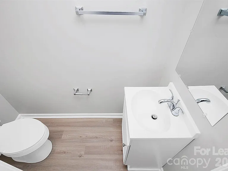 1219 Anderson St — Photo 6