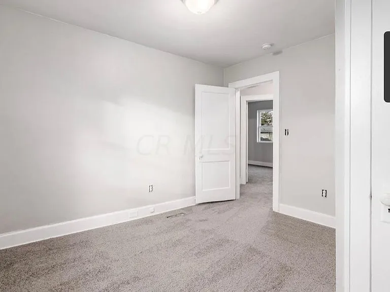 188 S Terrace Ave — Photo 4