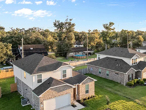 412 Magnolia Ln Photo 1