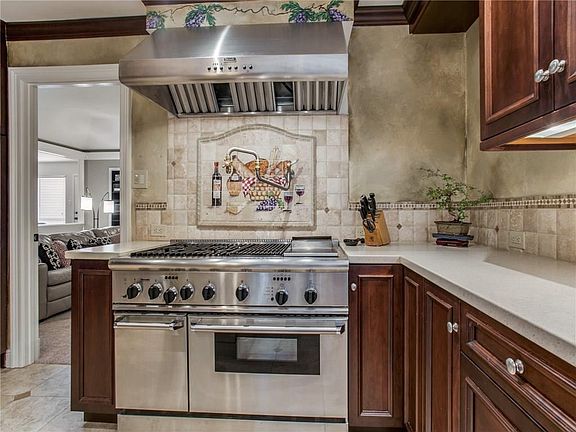 4th image of 6914 Middle Cove Dr