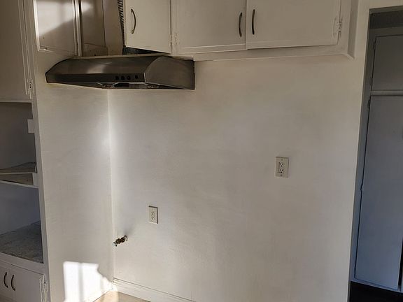 2nd image of 6645 Darwell Ave