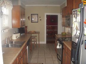 3rd image of 3801 Summitt Dr