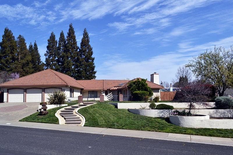 1st image of 100 Cypress Ln