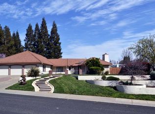 100 Cypress Ln, Roseville, CA 95678