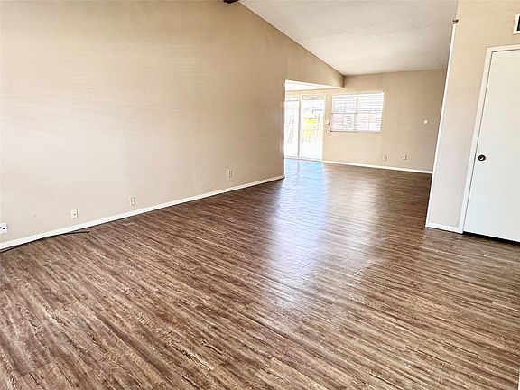 2nd image of 1613 Squire Ct