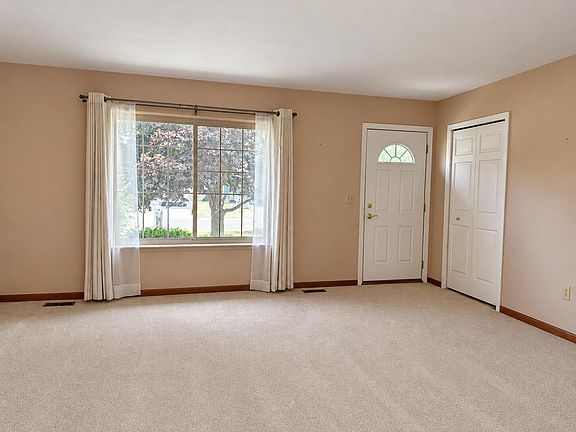 4th image of 1164 Vassar