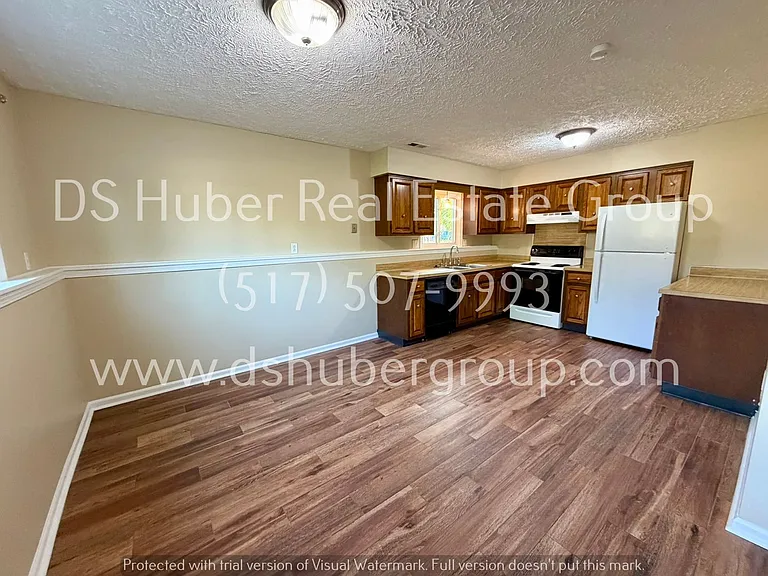 330 N Church St — Photo 2