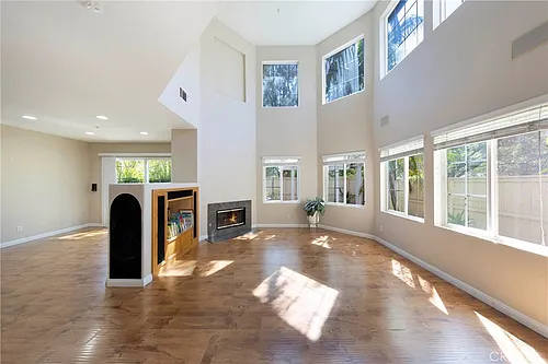 907 Somerville Photo 1