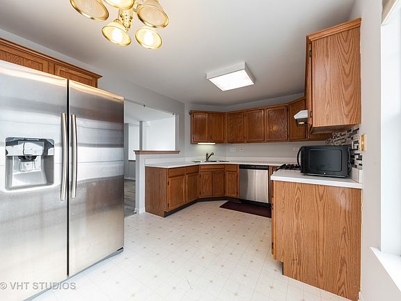 4th image of 251 Manor Dr #251