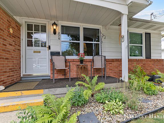2nd image of 876 Belfield St SW #11