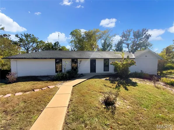 7546 Becker Rd, Saint Louis, MO 63129