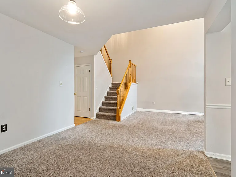 210 Kentshire Ct — Photo 10