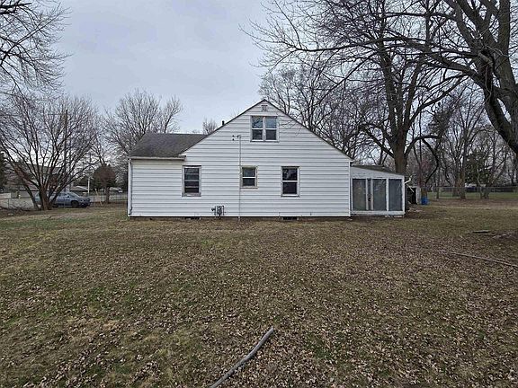 5th image of 813 S Sycamore Ave