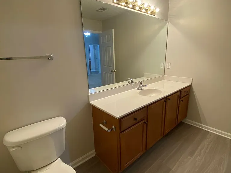 Meridian Park Apartments — Photo 105