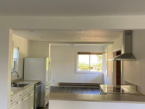 4th image of 736 75th Ave NE