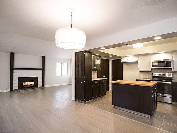 3rd image of 464 N Plano St