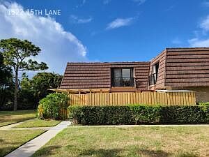 1st image of 1522 15th Ln