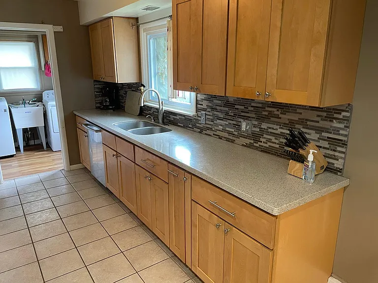 1725 Hiawatha Dr SE — Photo 6