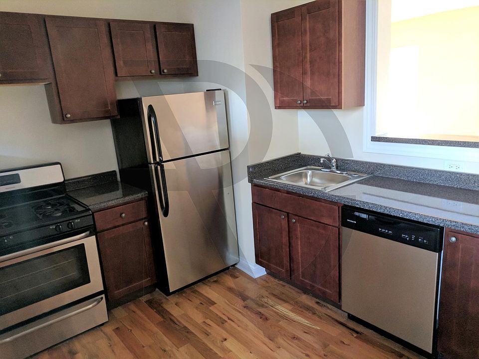 1st image of 4425 N Wolcott Ave #U2a