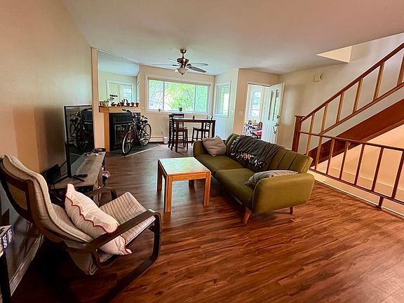 Main living room - Angle 3.