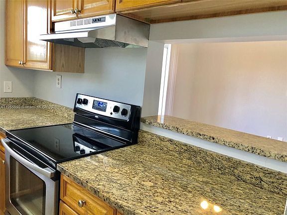5th image of 840 Cypress Park Way #H3