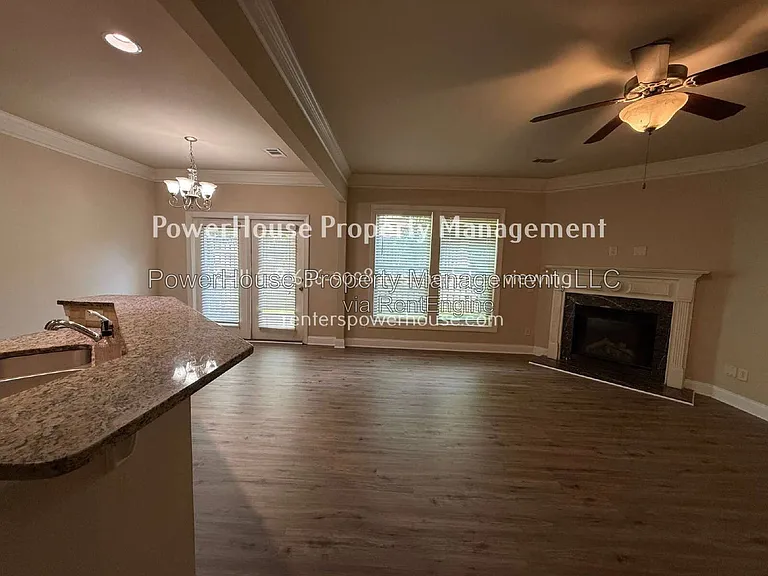 1045 Township Cir — Photo 7