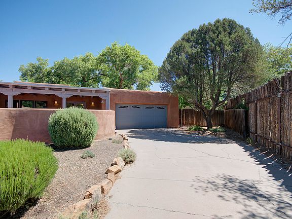 5th image of 3109 Don Quixote Ct NW