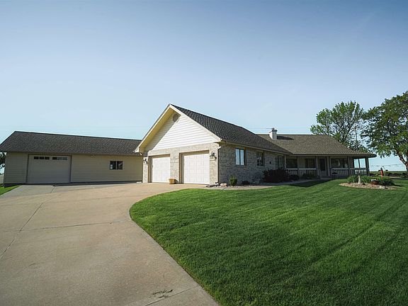 5th image of 825 Madden Rd