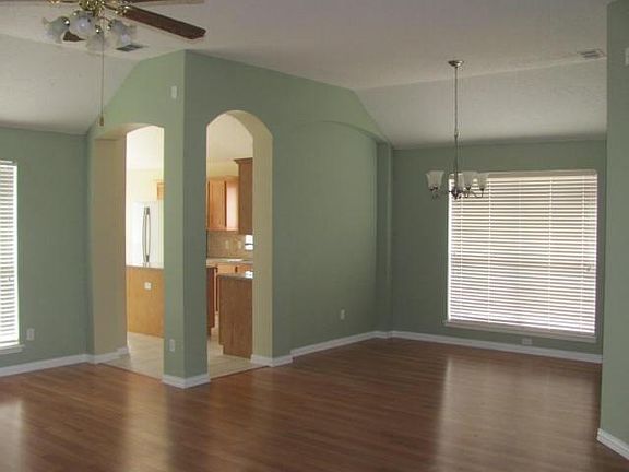 3rd image of 1509 Nicole Ln