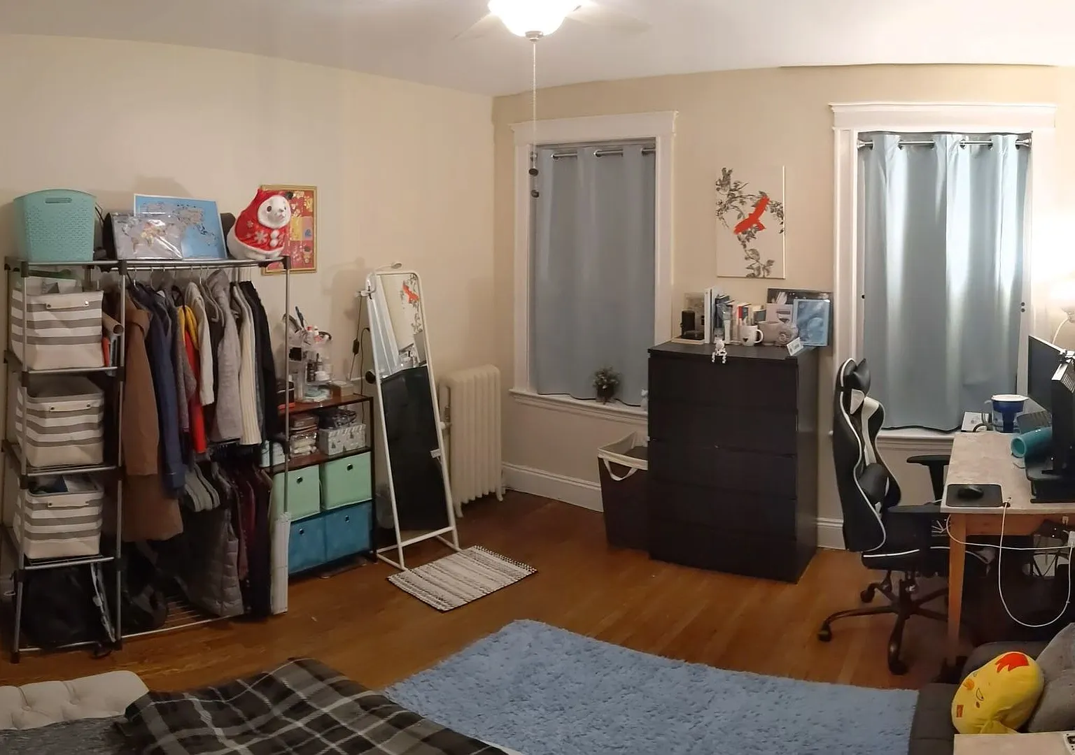 2 Bed Split (Or 1-Bed with Living Room) w Heat and Hot Water Inc! NEAR T — Photo 3