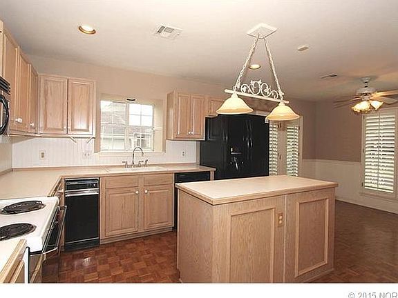 3rd image of 9156 S Florence Pl