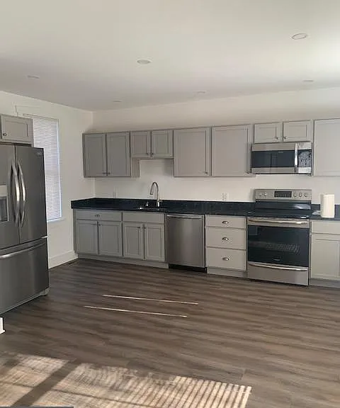 1305 Front St — Photo 4