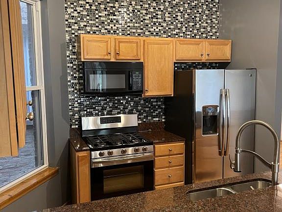 4th image of 6647 S Maryland Ave APT 2W