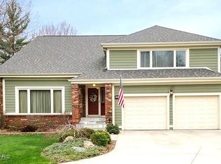 5521 Davis Rd, Muskegon, MI 49441